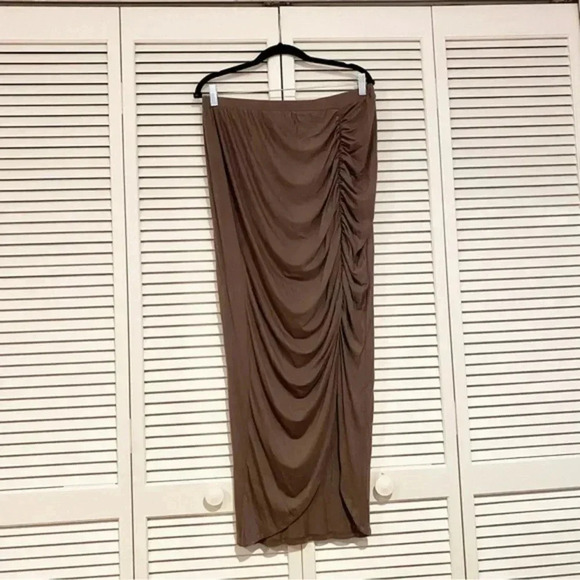 Mossimo Asymmetrical Maxi Skirt​​ - Picture 1 of 3